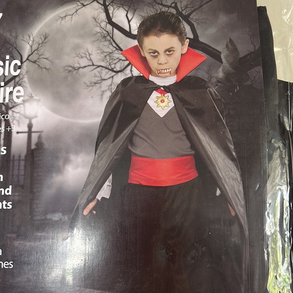 NWT Classic Vampire Costume Boy Size Medium 8 - Picture 7 of 7